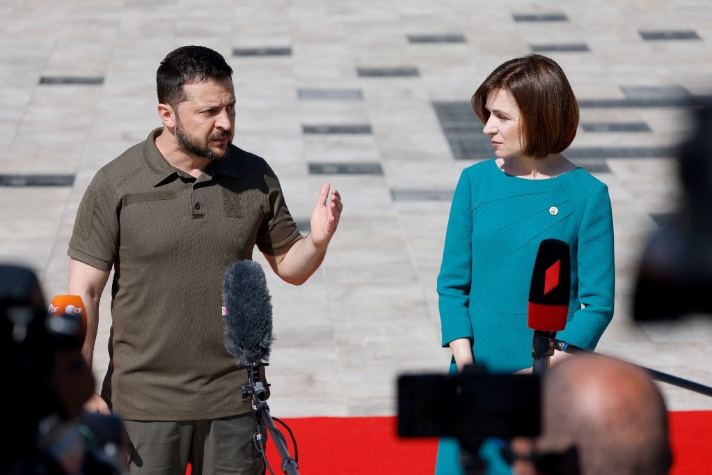 Negyvenhat ország vezetői tárgyalnak Moldovában, köztük Zelenszkij is