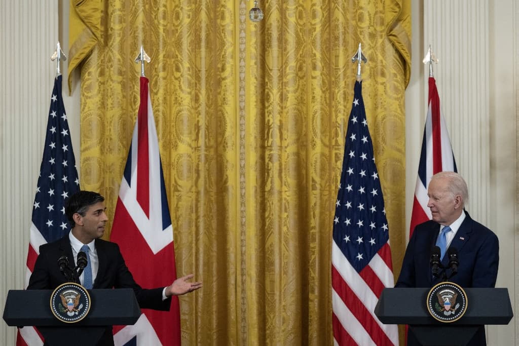 Biden ismét hozta a formáját, ezúttal a brit miniszterelnök pozíciójáról feledkezett meg