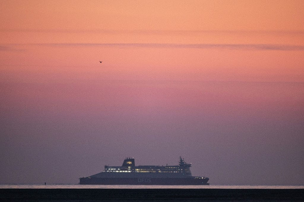 Üzembe helyezték a világ legnagyobb kétvégű, hibrid kompját