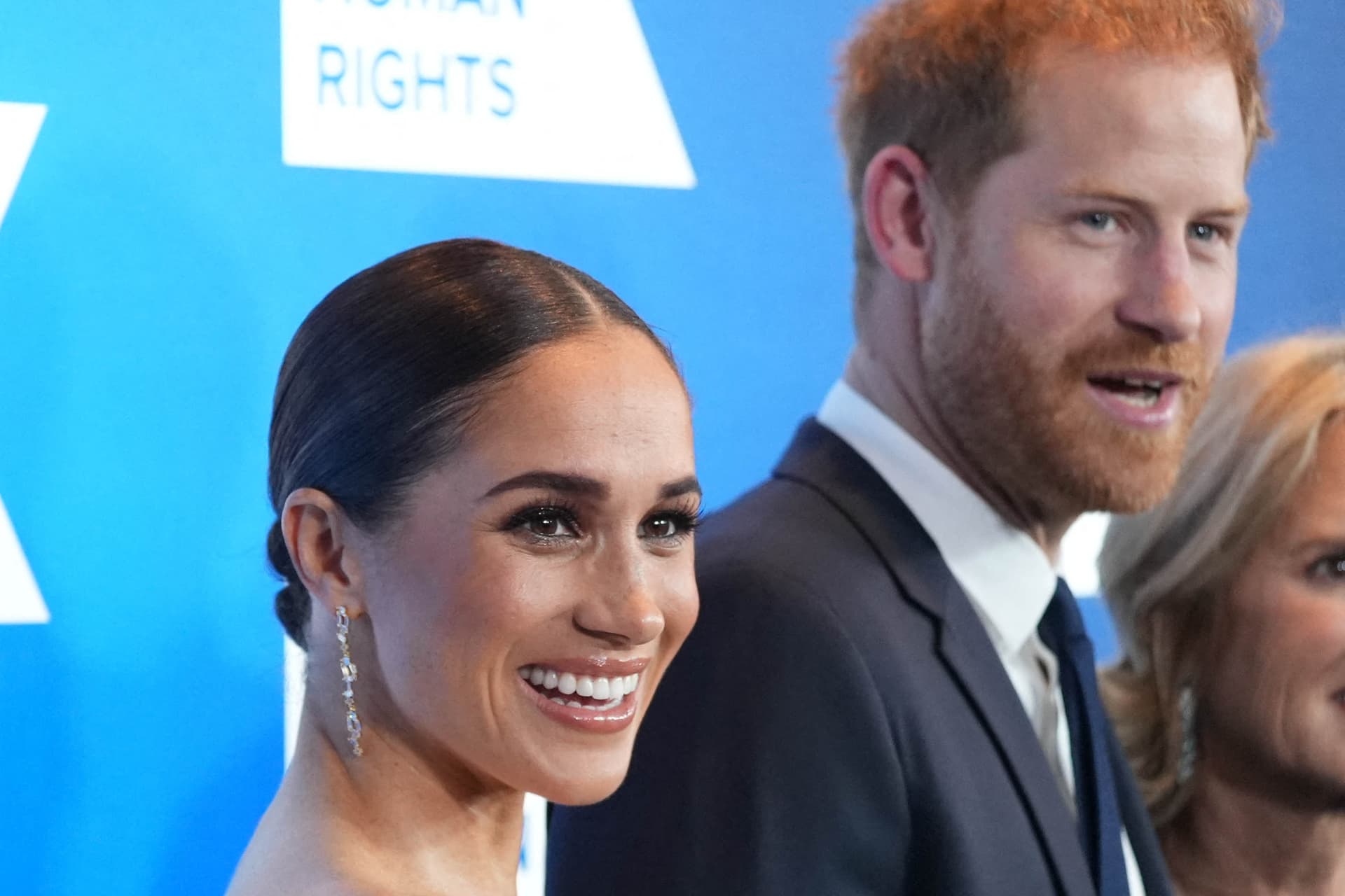 Harry herceg nélkül jár szórakozni Meghan Markle