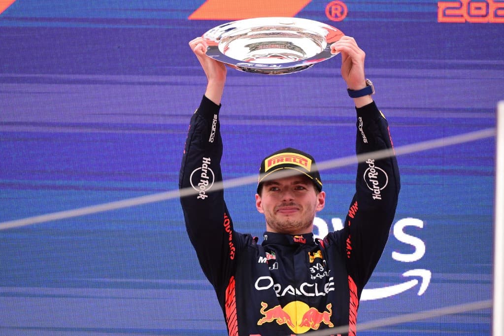 A Daily Mail szerint Verstappen még akkor is nyert volna, ha kikönyököl az autójából, és rádiót hallgat