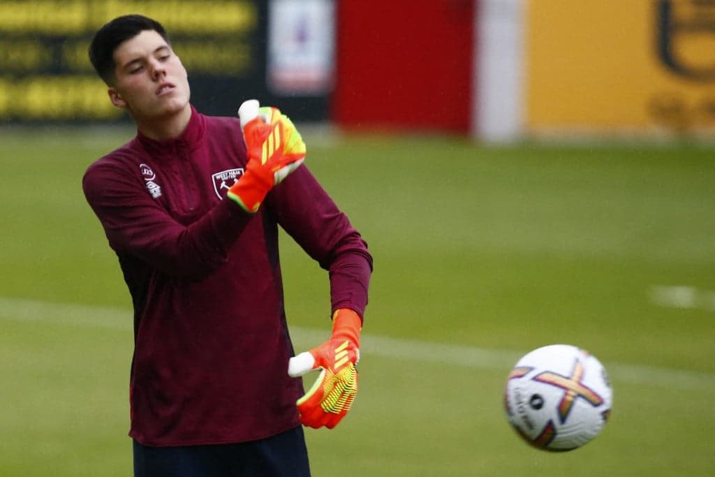 A West Ham magyar kapusa a szezon végéig Debrecenben véd