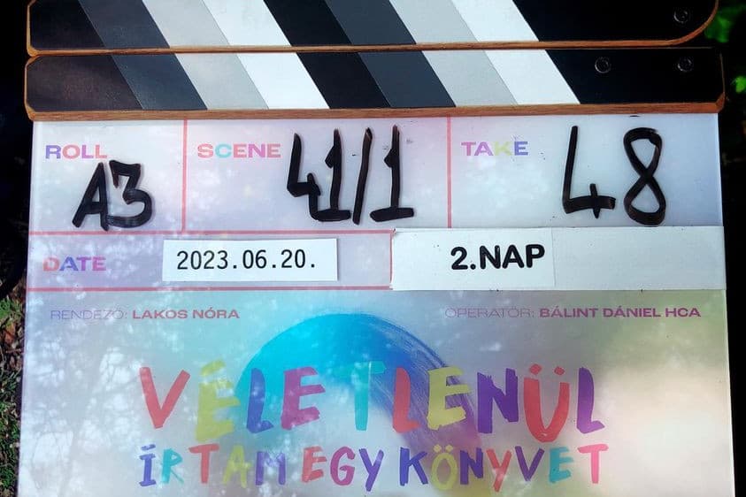 Elindult a Véletlenül írtam egy könyvet című film forgatása