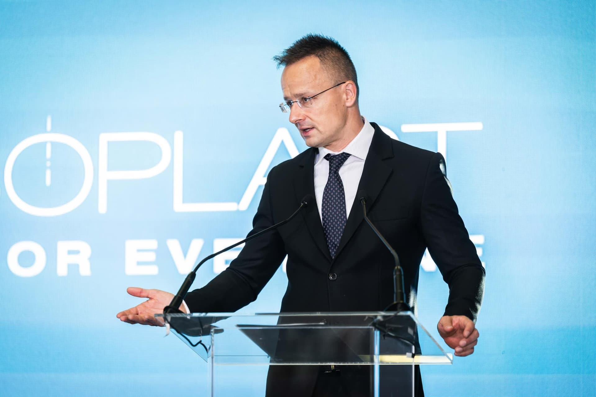 Szijjártó Péter: A kormány támogatja a szoftverfejlesztéssel foglalkozó beruházások Magyarországra hozását