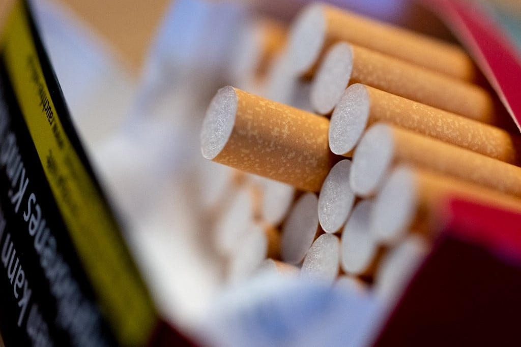 Tréleren szállított autóban rejtették el a csempészcigarettát