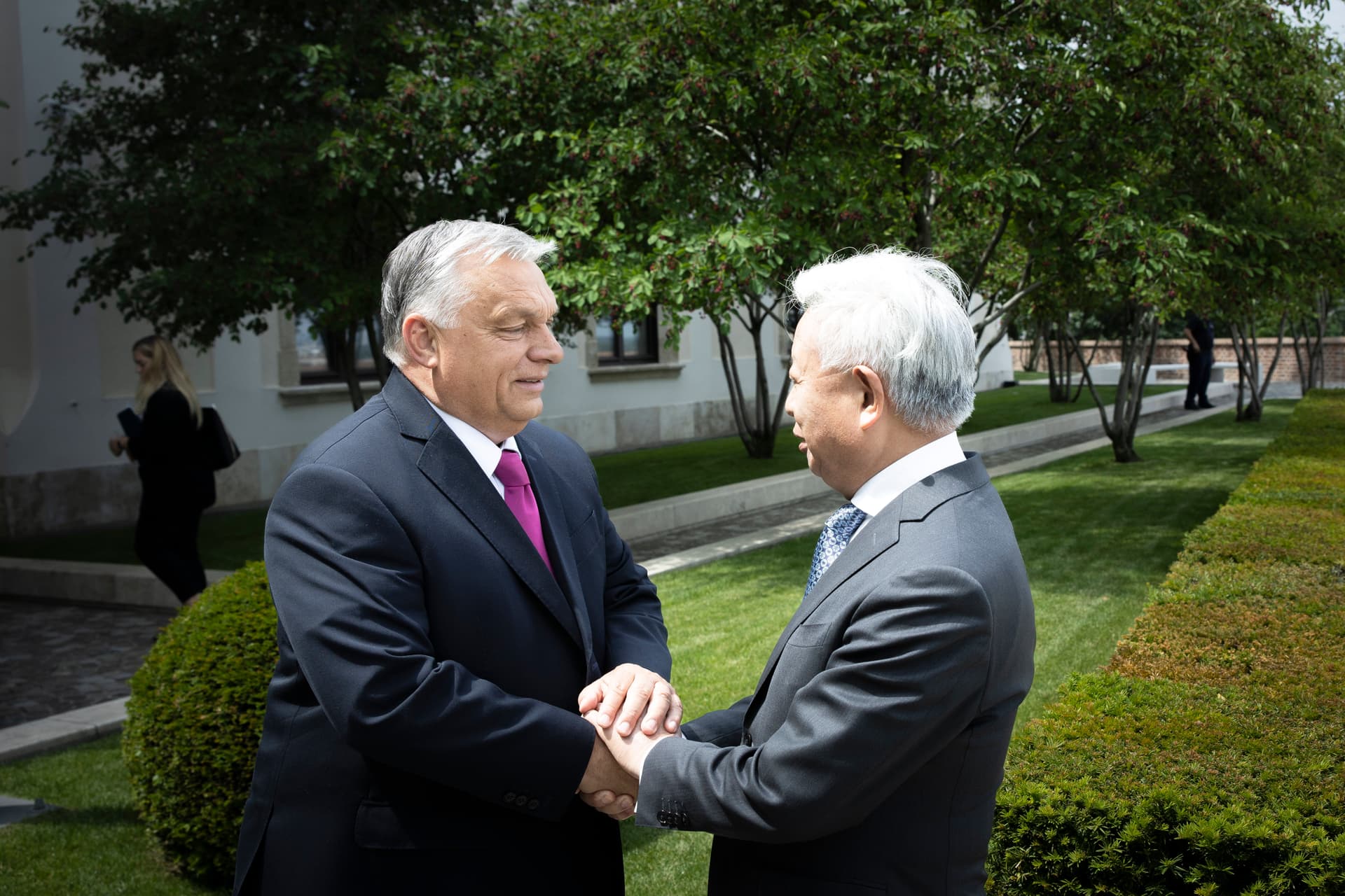 Orbán Viktor az ázsiai befektetési bank elnökével tárgyalt