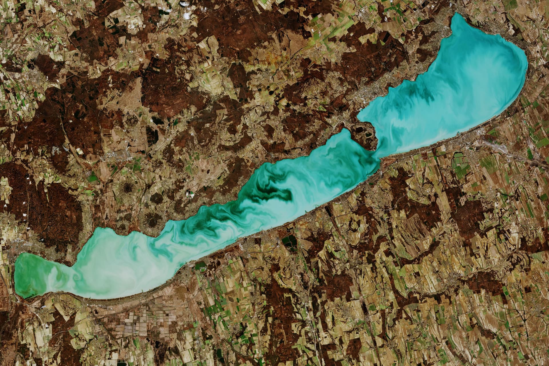 Behúzós horgászat közben belefulladt egy 50 éves férfi a Balatonba