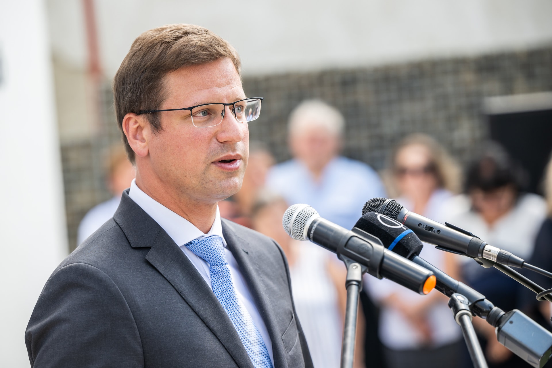 Gulyás Gergely: Már december előtt egy számjegyű lehet az infláció