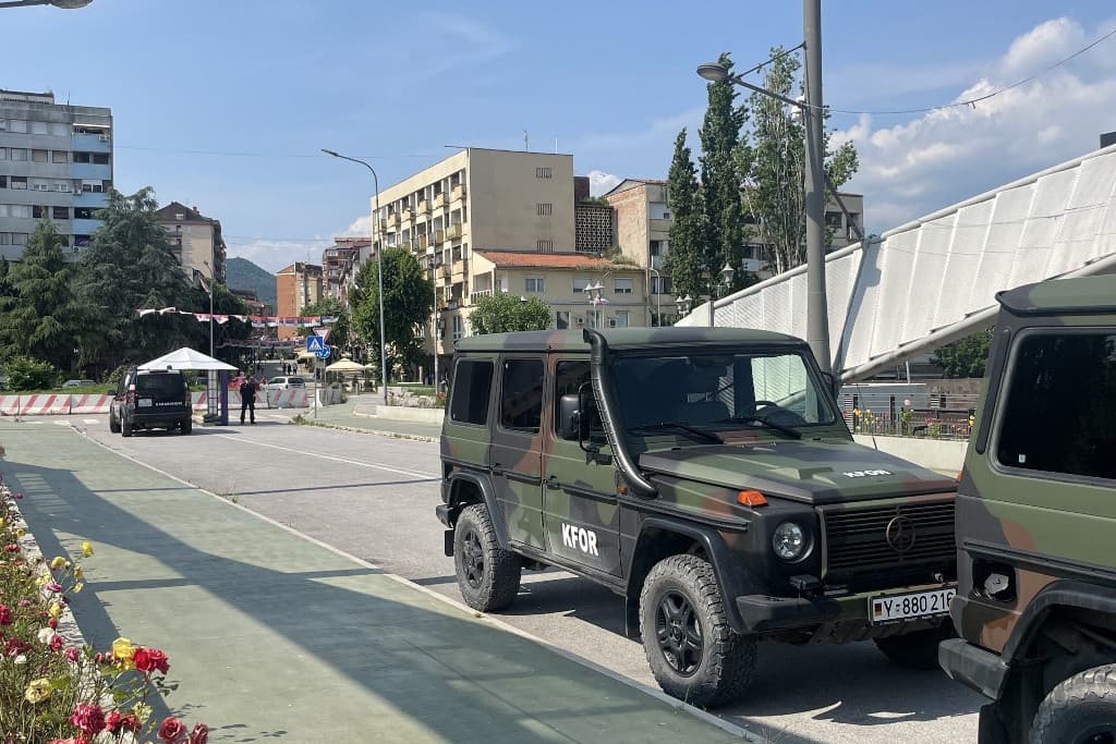 Szabadlábon védekezhetnek a két hete Szerbiában elfogott koszovói rendőrök