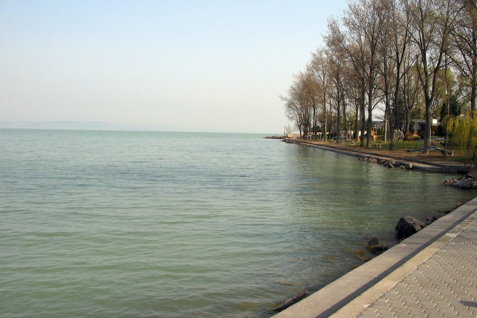Az utóbbi évek legmagasabb vízszintjét érte el Balaton