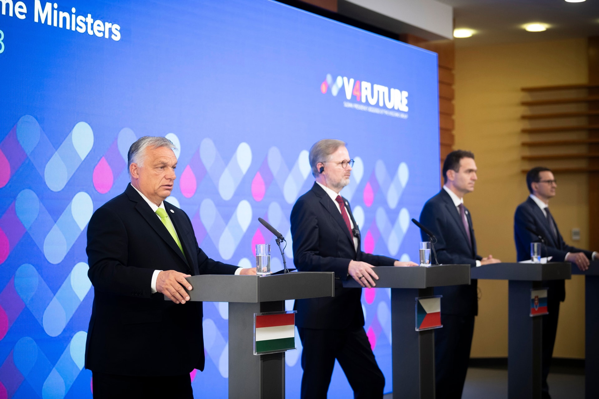 Visegrádi államfői csúcstalálkozó lesz szerdán Prágában
