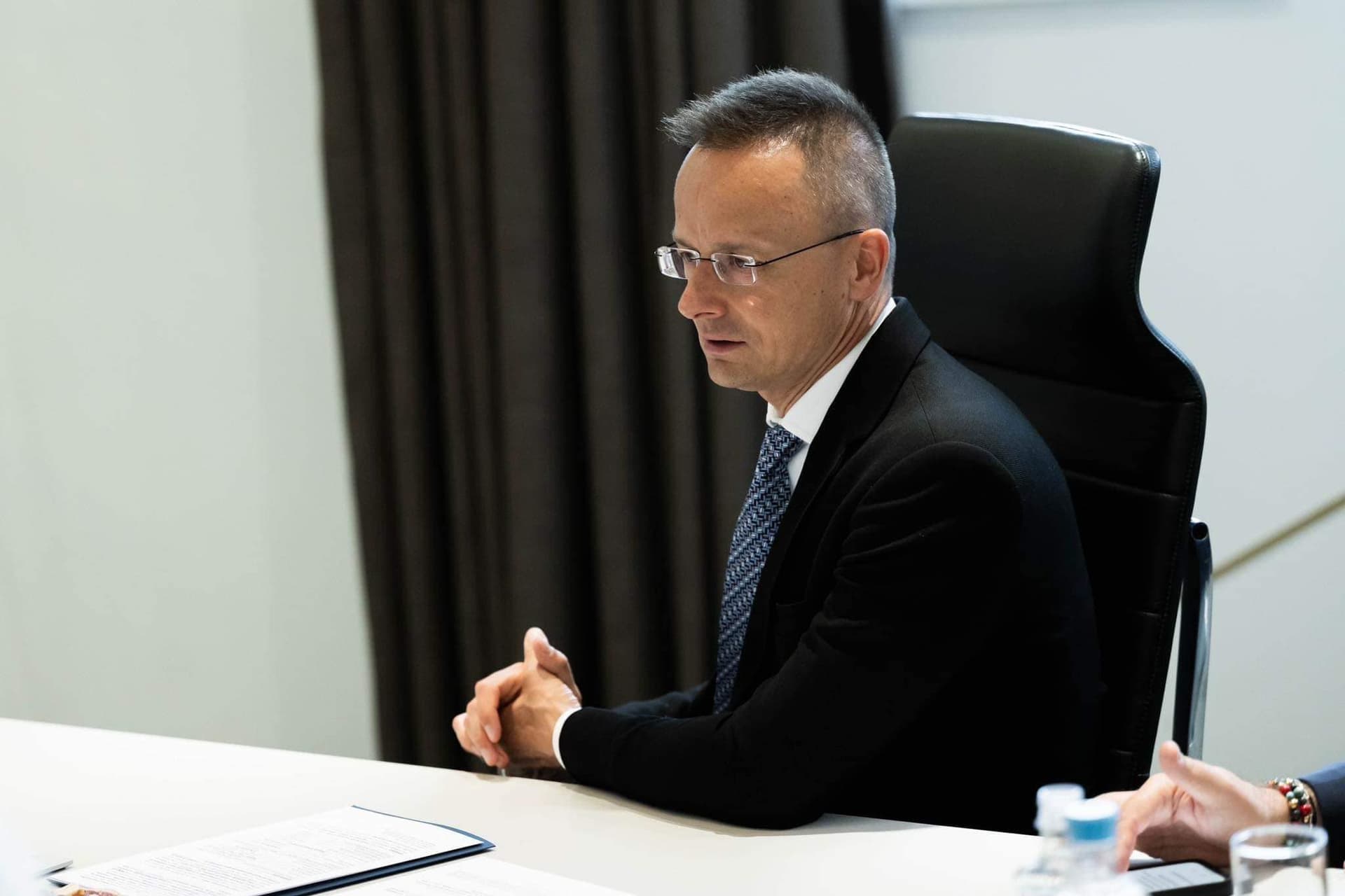 Szijjártó: Nem kerülhet napirendre egy háborúban álló ország NATO-csatlakozása + VIDEÓ