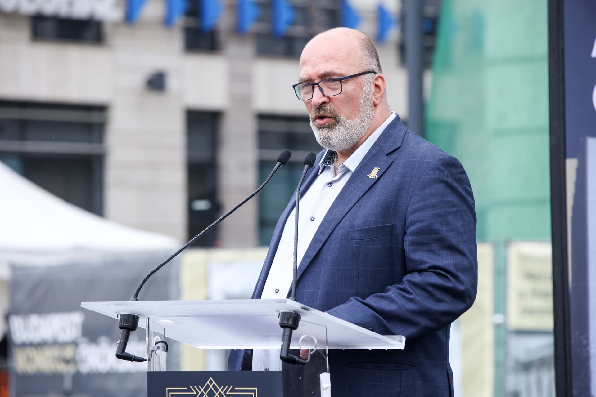 Hétvégén is parkolási díjat fizettetne két baloldali polgármester