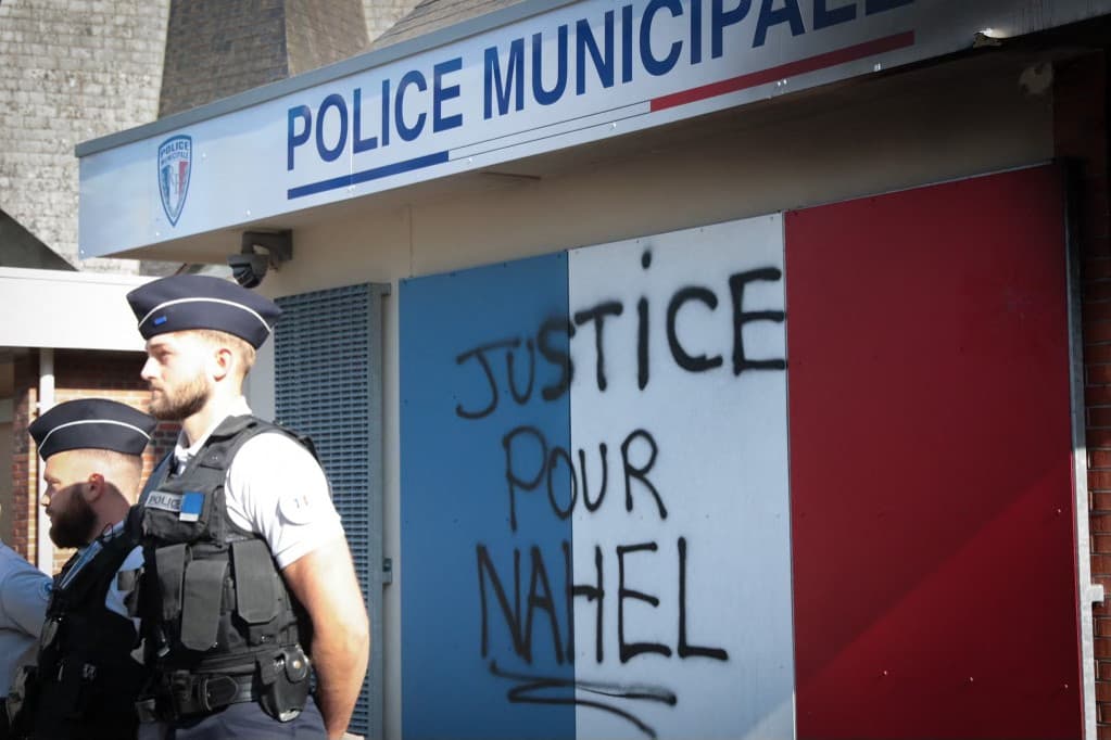 Elutasította a francia igazságszolgáltatás a zavargásokat kiváltó halálesetet okozó rendőr szabadlábra helyezését