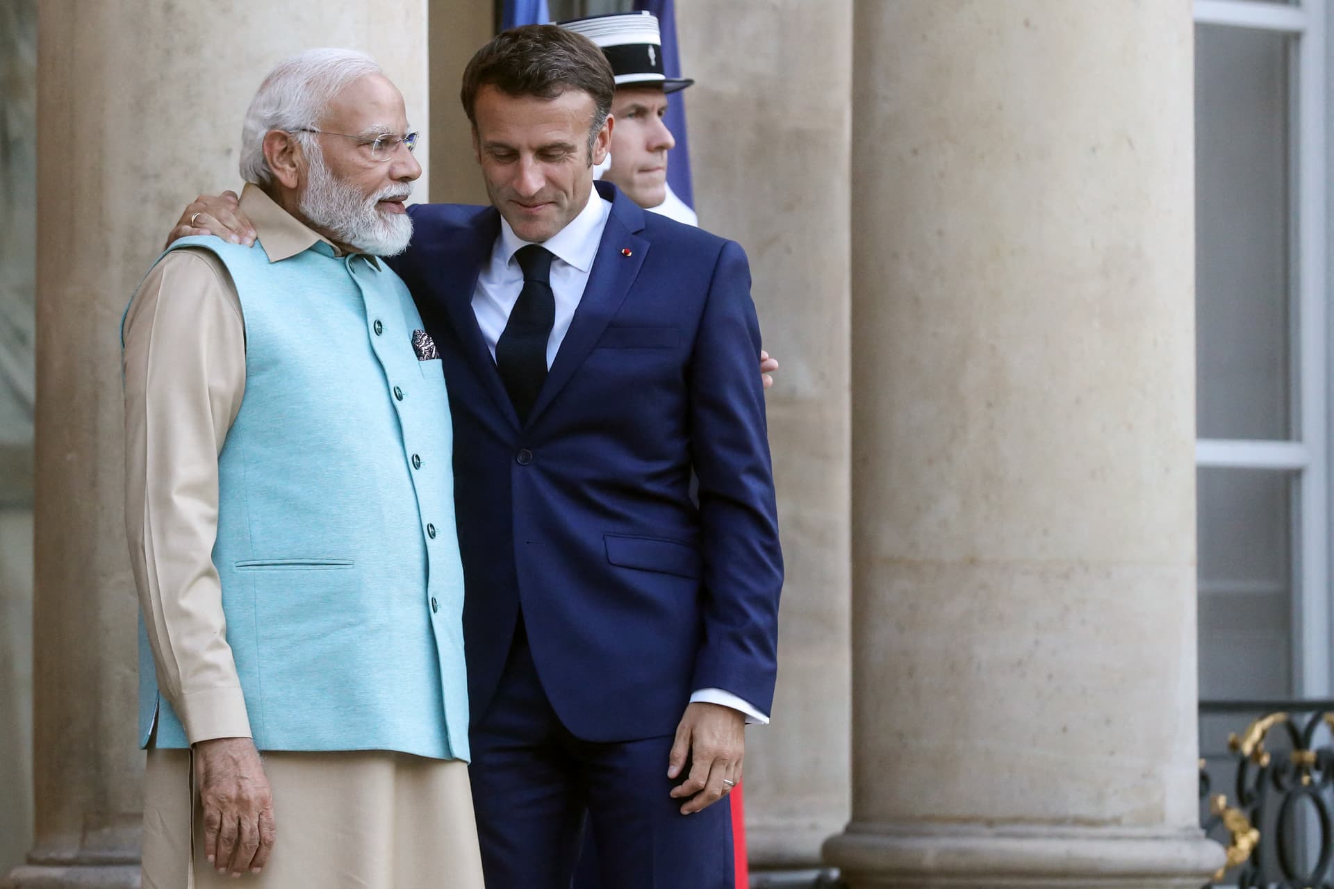 India és Franciaország együtt dolgozik az ukrán konfliktus békés rendezésén