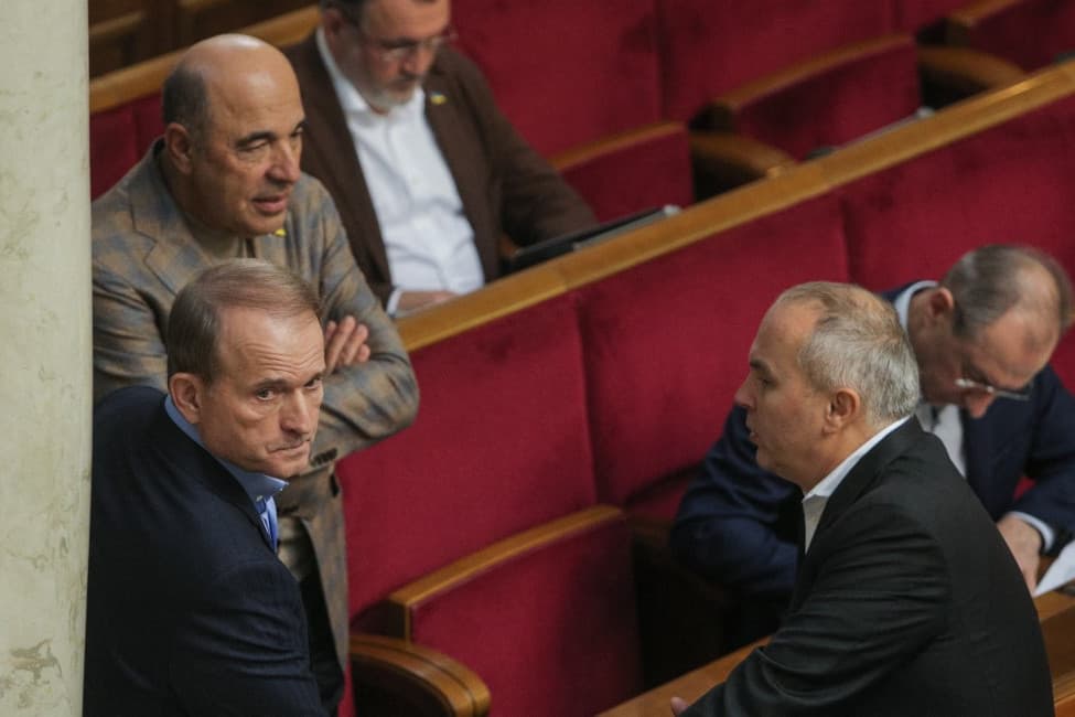 Hazaárulással gyanúsítottak meg az ukrán hatóságok több korábbi parlamenti képviselőt