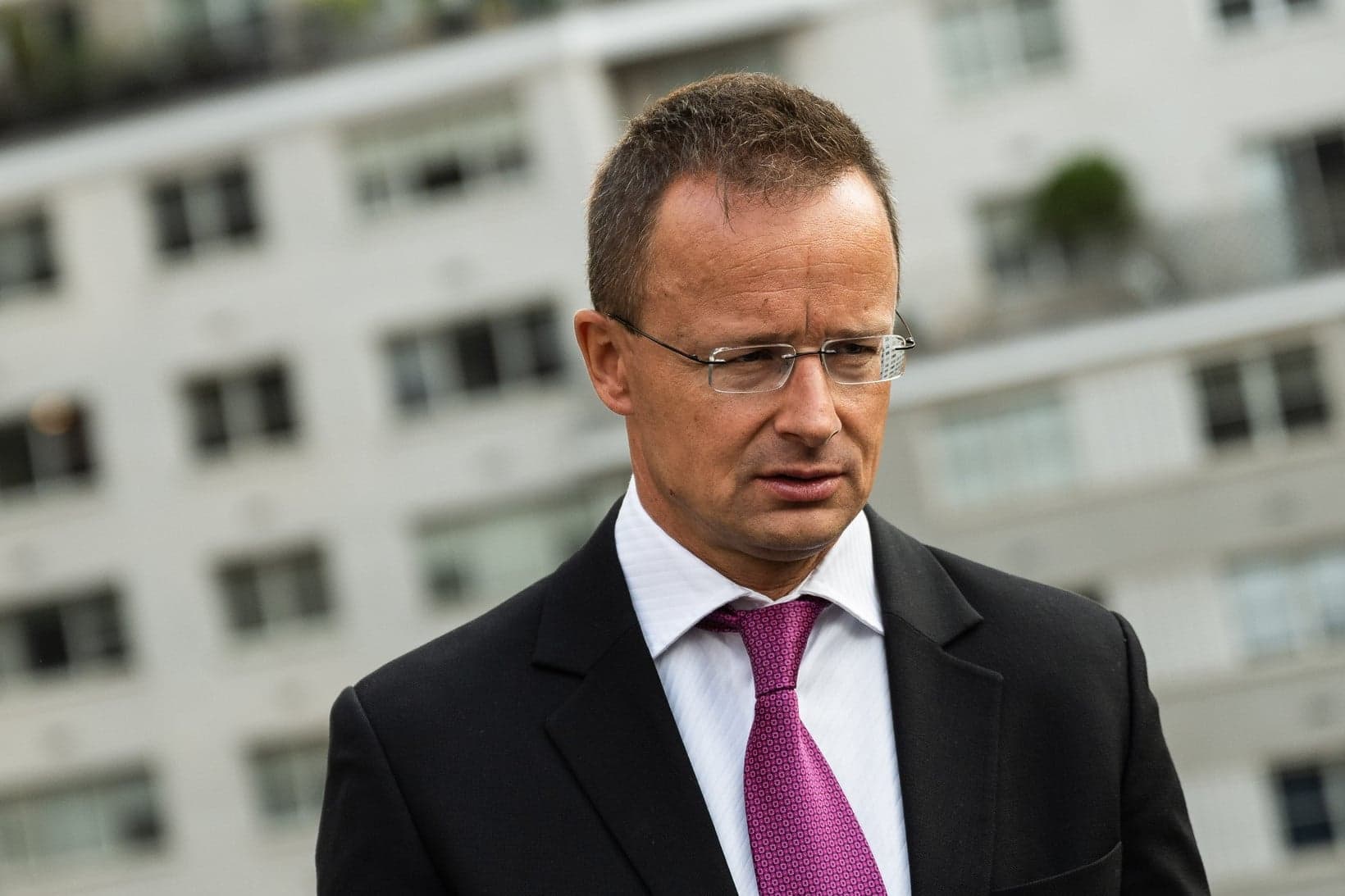 Szijjártó: Nem lesz előrelépés a fegyverszállítások ügyében, amíg az OTP az ukrán feketelistán van
