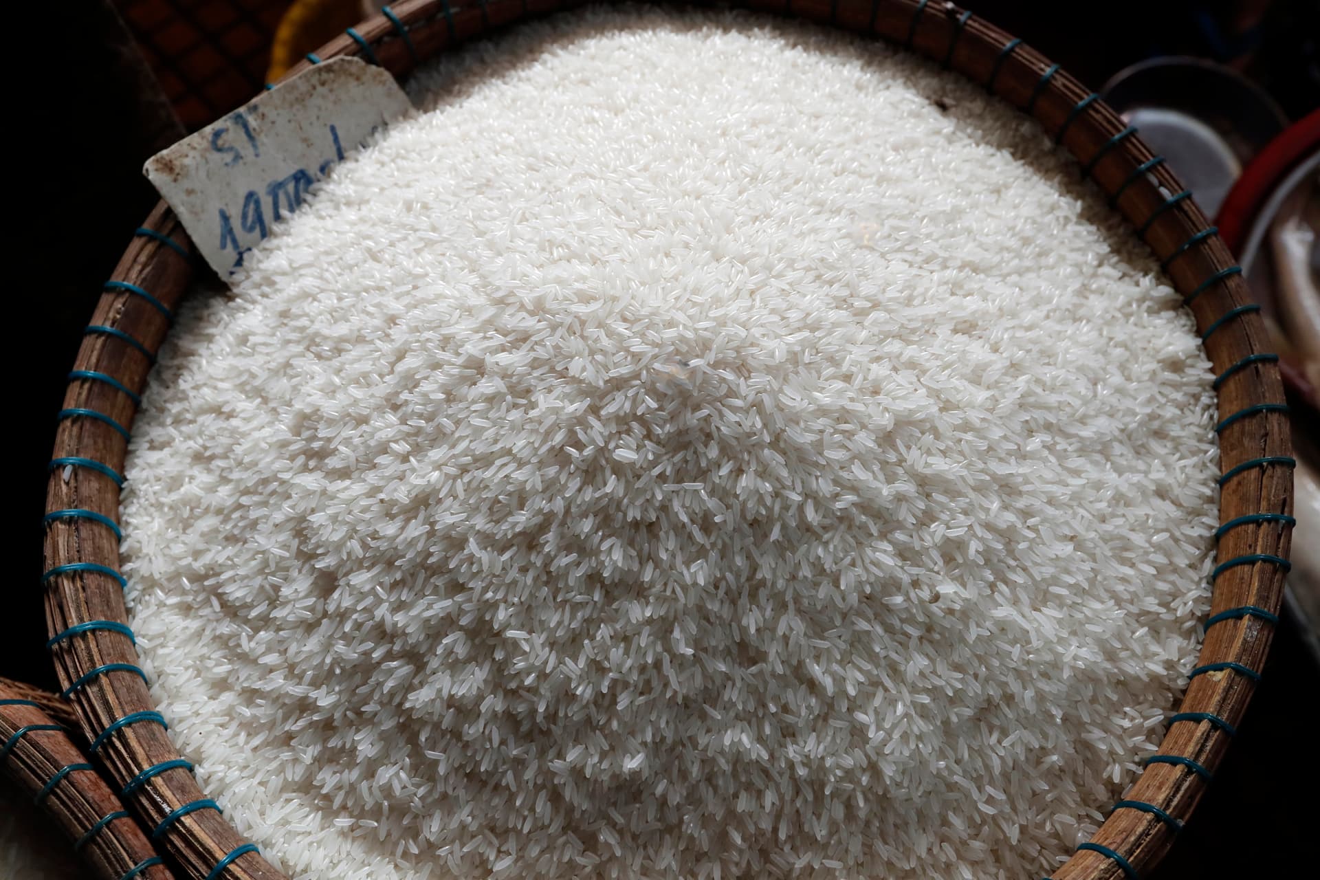 India tilalmat rendelt el a rizs exportjára