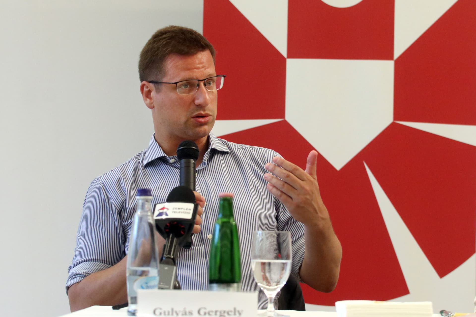 Gulyás Gergely: A nehéz gazdasági helyzet ellenére sikerült megőrizni az ország biztonságát