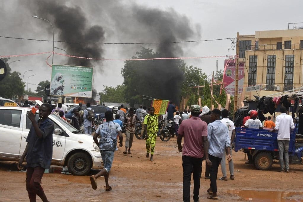 Az EU felfüggesztheti a Nigernek nyújtott támogatásokat