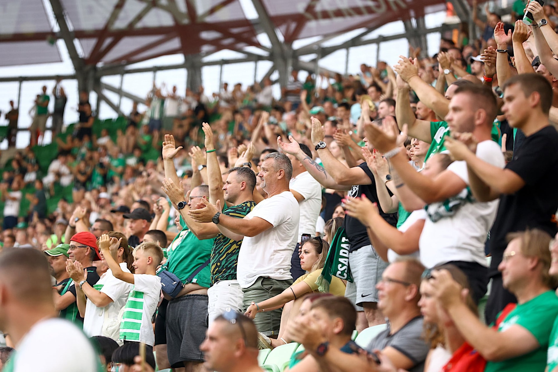 Állítólagos rasszista magatartás miatt megbüntette az FTC-t az UEFA