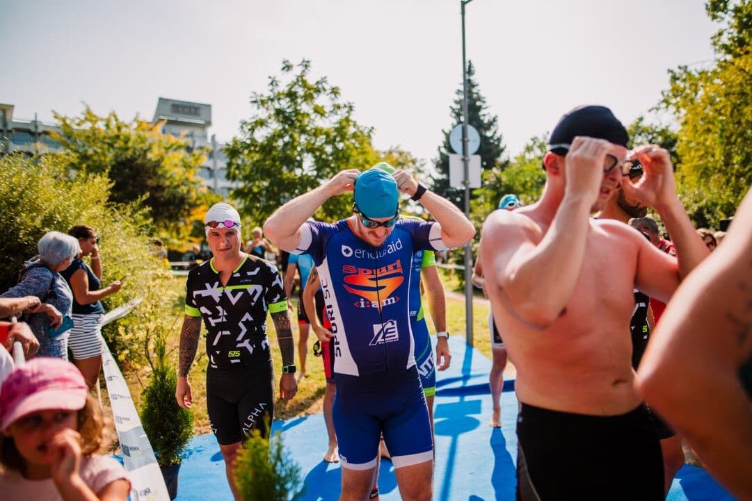 1500 méter úszás, 40 km kerékpározás és 10 km futás