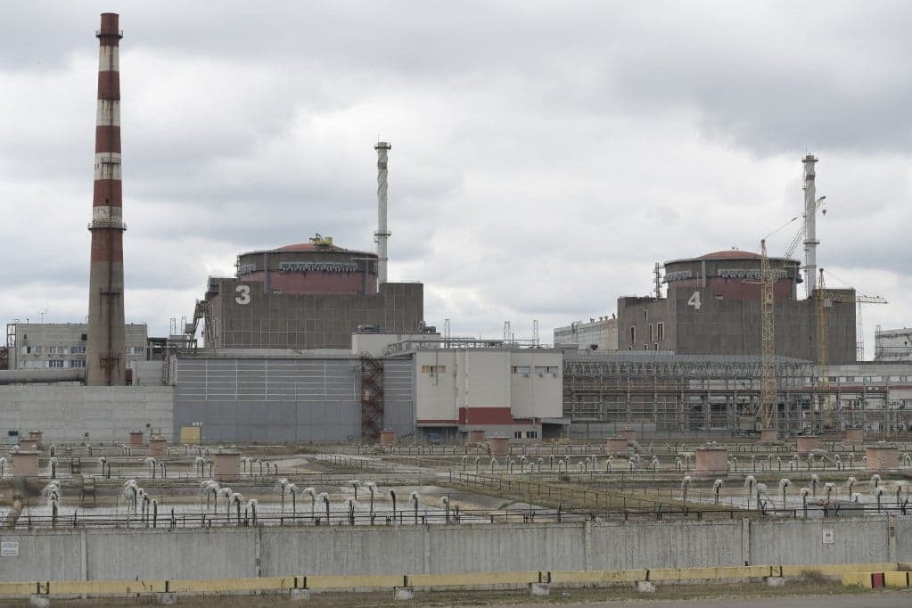 NAÜ: Nincs robbanóanyag vagy akna a Zaporizzsjai Atomerőmű blokkjainak tetején