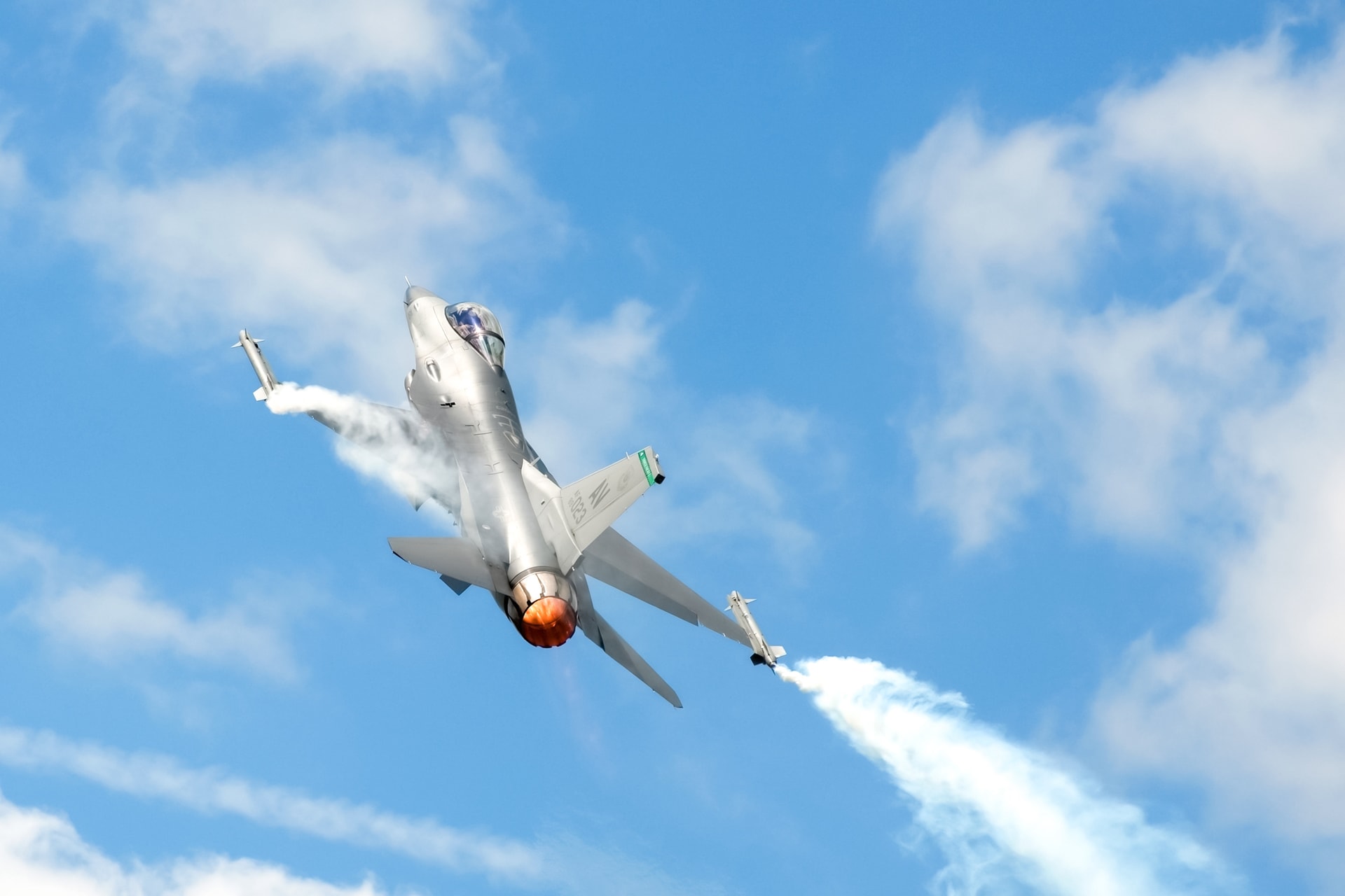 Nyelvi akadályokba ütközött az ukrán pilóták kiképzése az F–16-os vadászgépekre