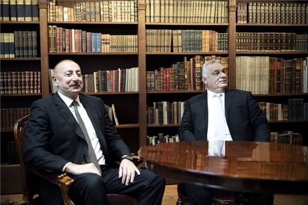 Az azeri elnökkel tárgyalt Orbán Viktor
