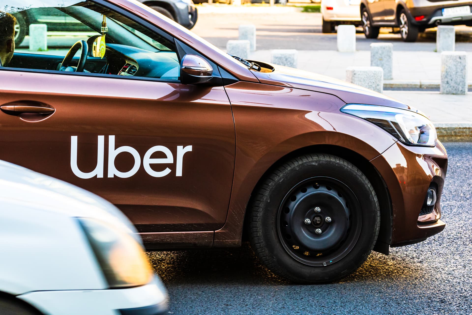 Autók szétverésével, utasok megtámadásával tiltakoznak a cancúni taxisok az Uber ellen + VIDEÓ