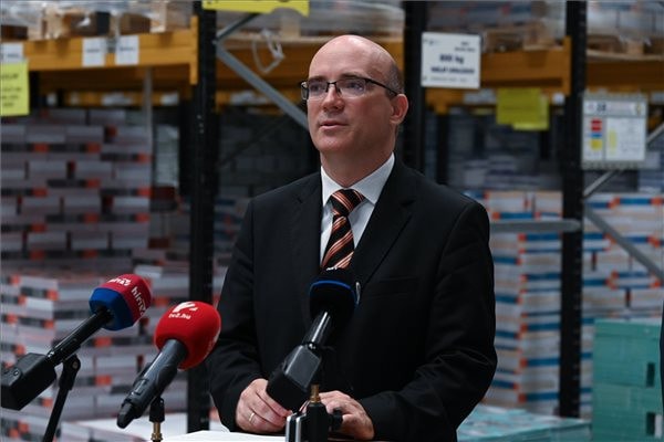 Maruzsa Zoltán: Megkezdődött a tankönyvek kiszállítása