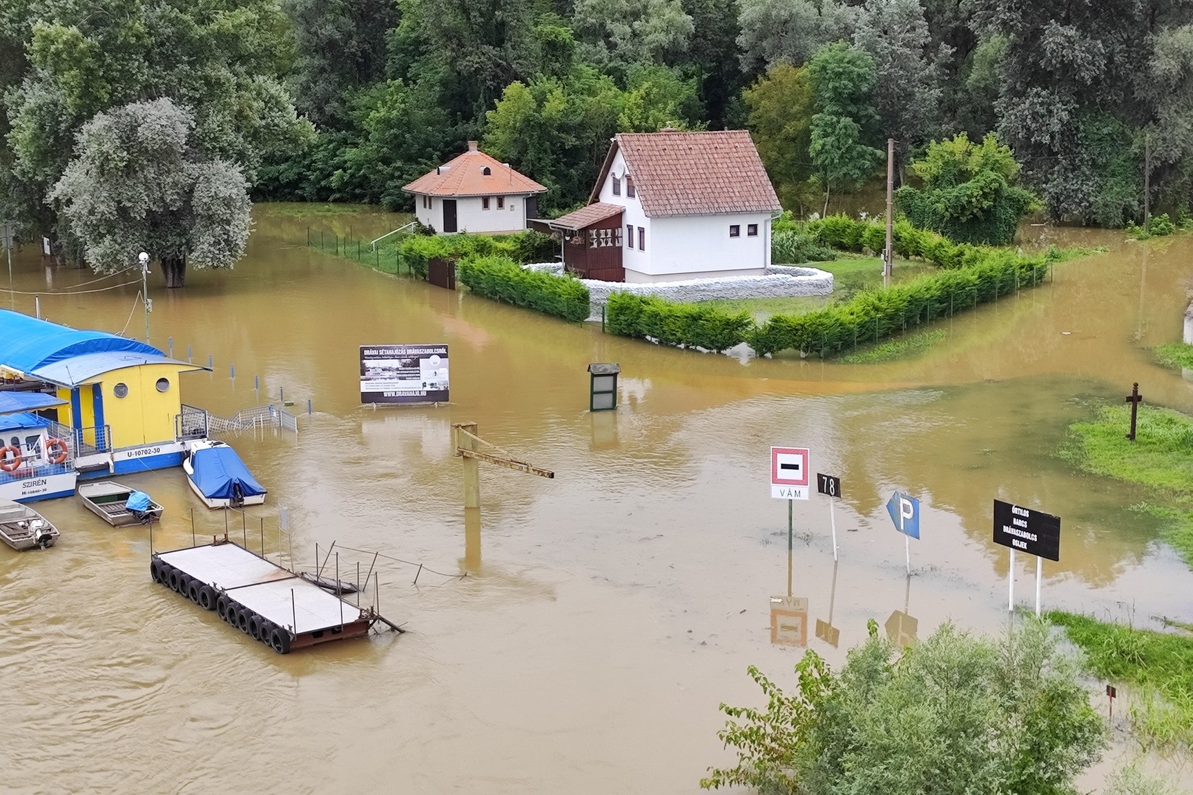 Katasztrófaturisták indultak útnak a megáradt Dráva környékére