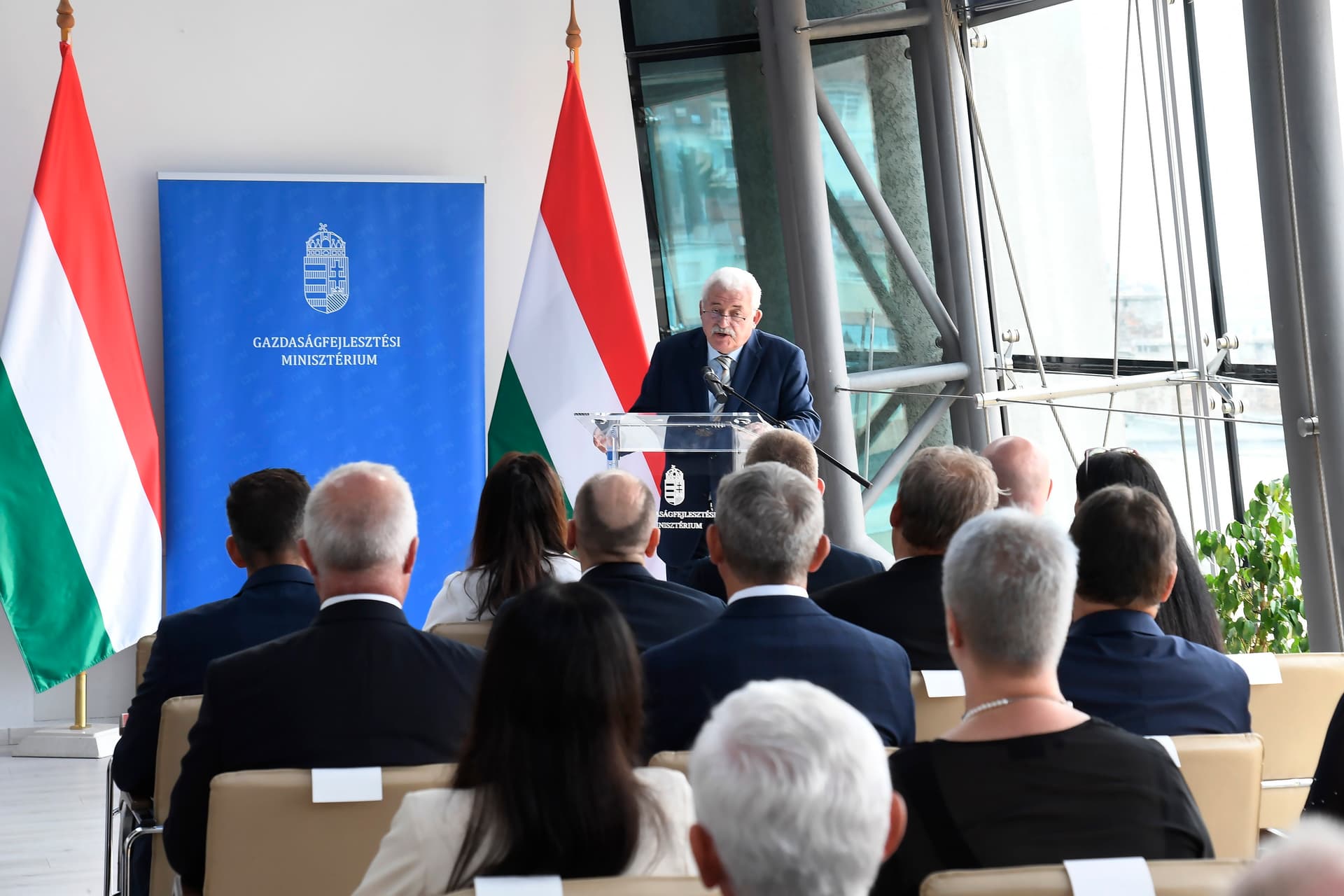 Fónagy János: Szent István végérvényesen kijelölte Magyarország helyét