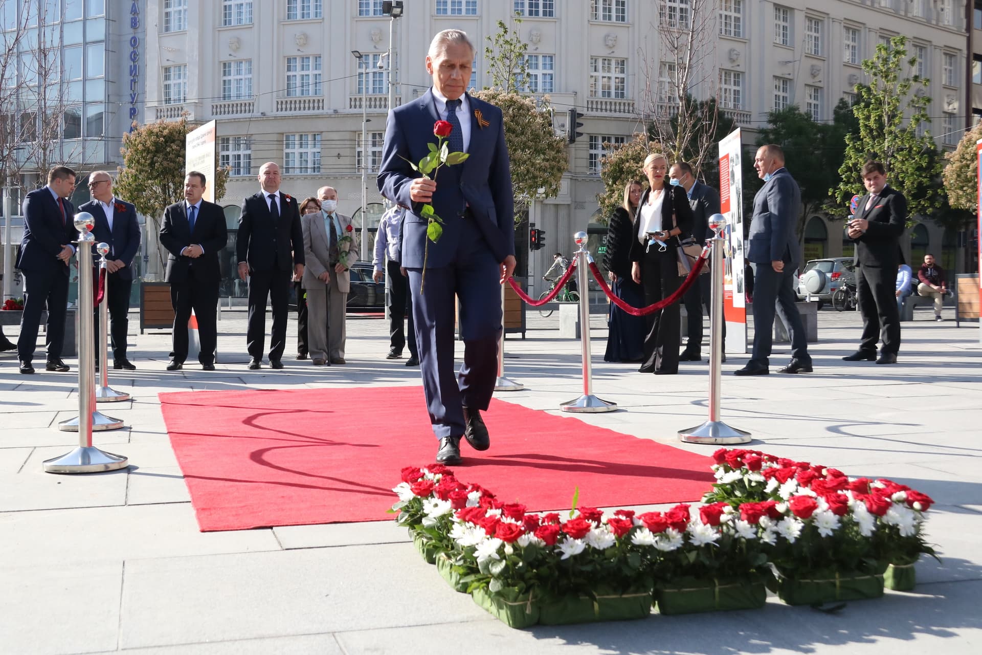 „A Nyugat ugyanazt teszi az oroszokkal, mint tette a szerbekkel”