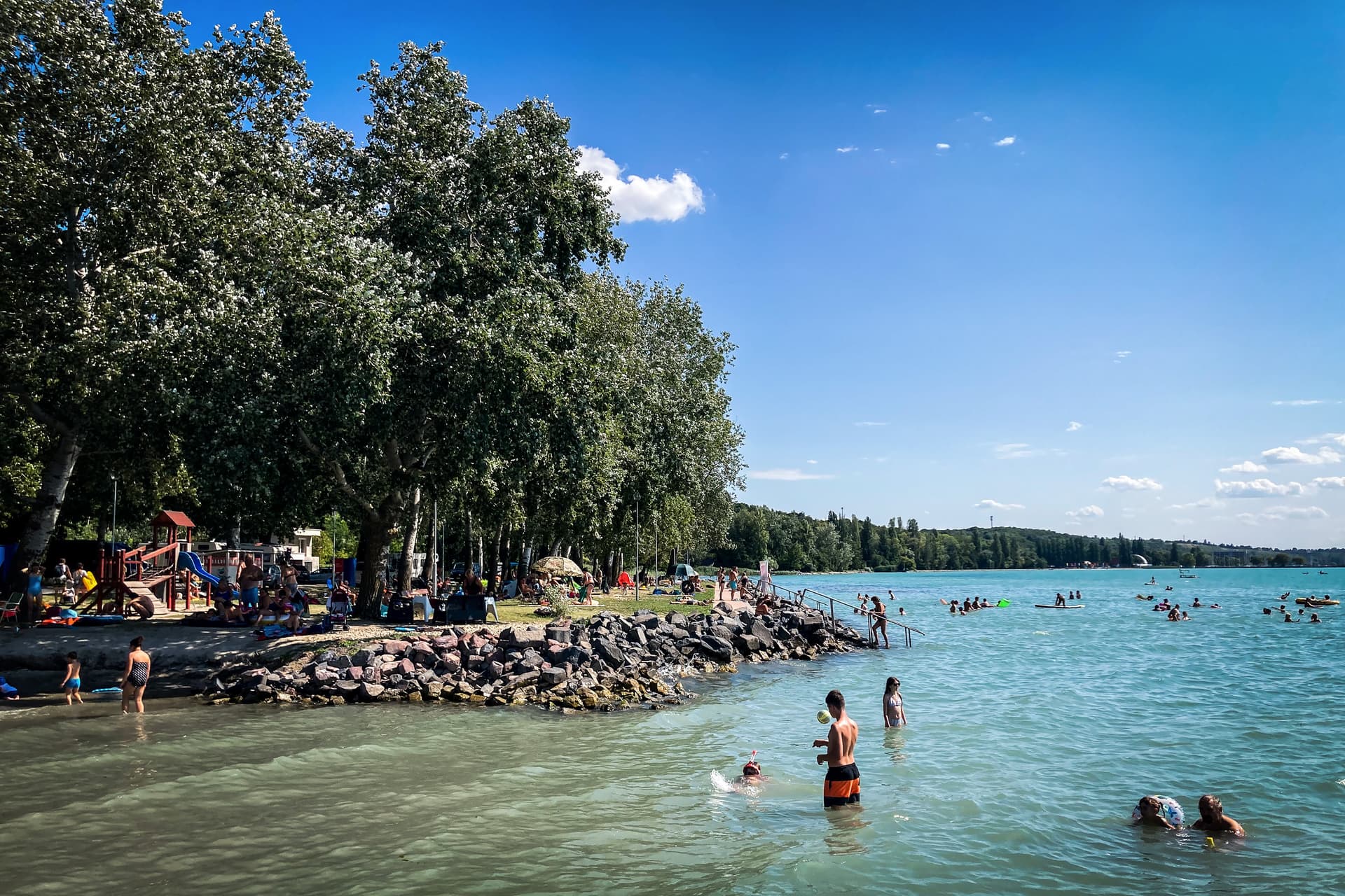 Árérzékenység jellemző a Balaton-parton is