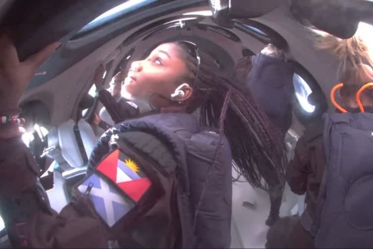 Feljuttatta a világűr határára az első turistákat a Virgin Galactic