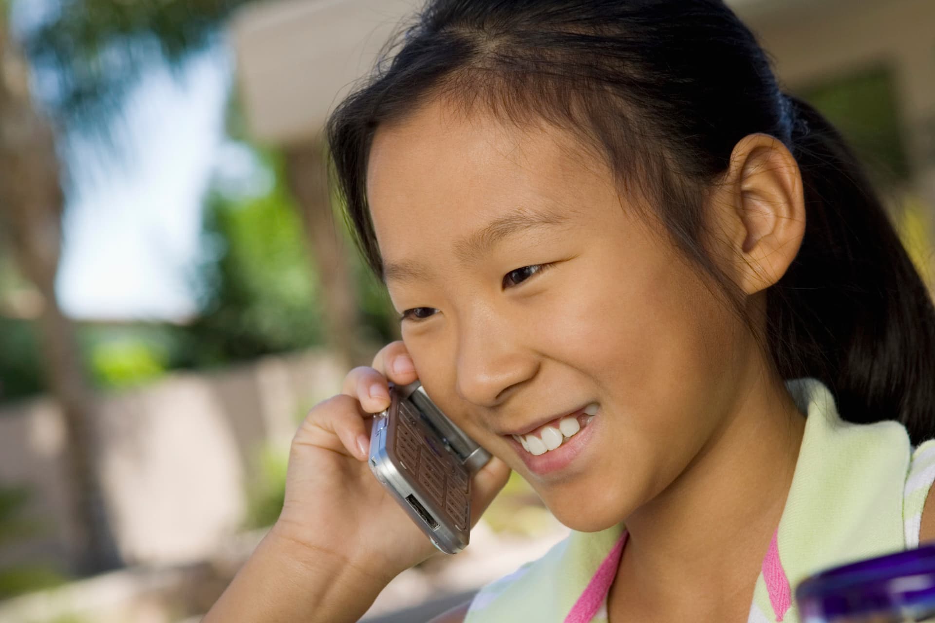 Kína komolyan gondolja, hogy kiveszi a mobiltelefonokat a gyerekek kezeiből