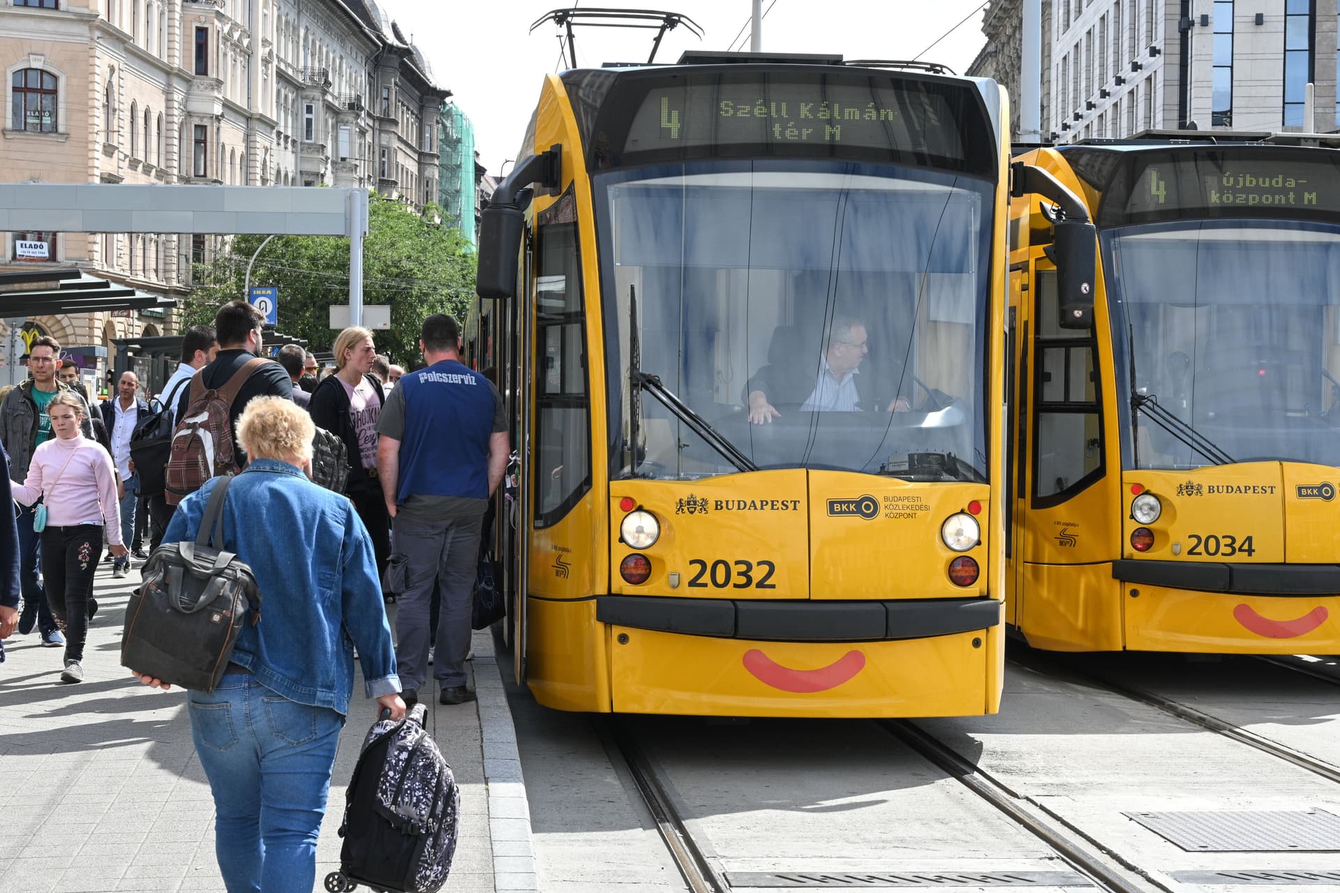 Rémisztő bunkerek fekszenek a Jászai Mari tér alatt