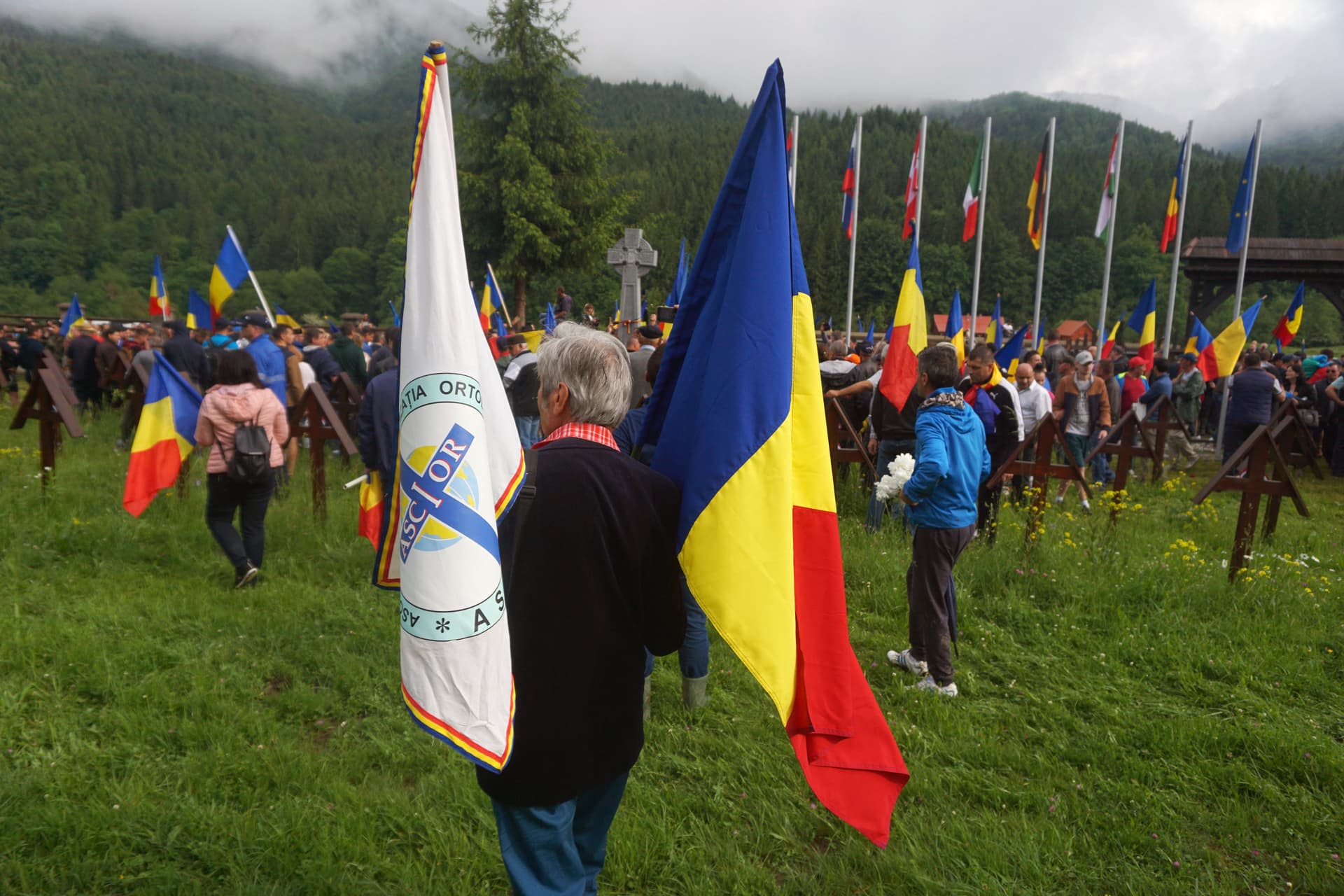 Úz-völgyi katonatemető – Bűnvádi eljárás indult a román nacionalisták magyarellenes molinói miatt