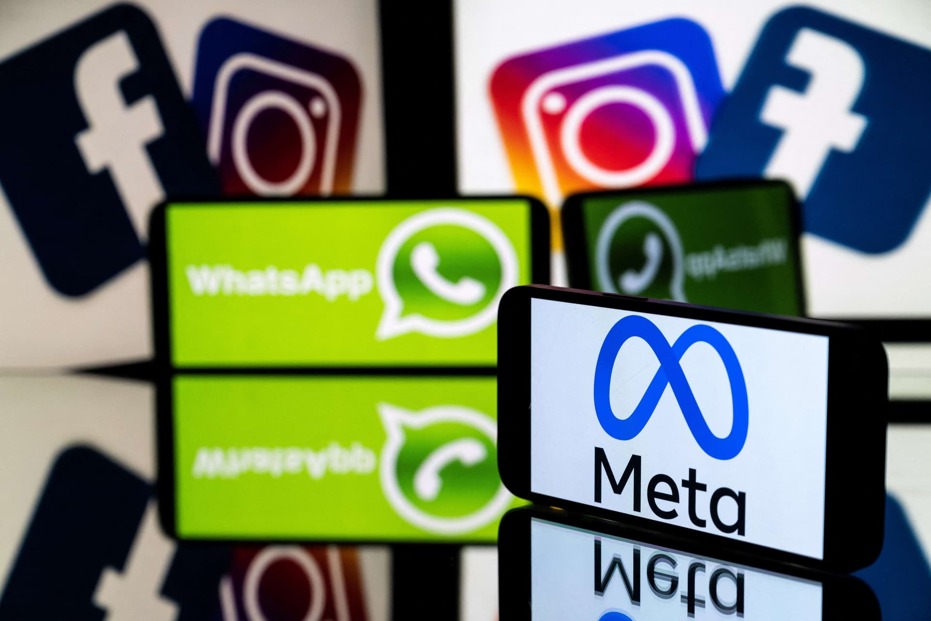 A Meta termékeinek függőséget elősegítő kialakítása sértheti az uniós szabályokat