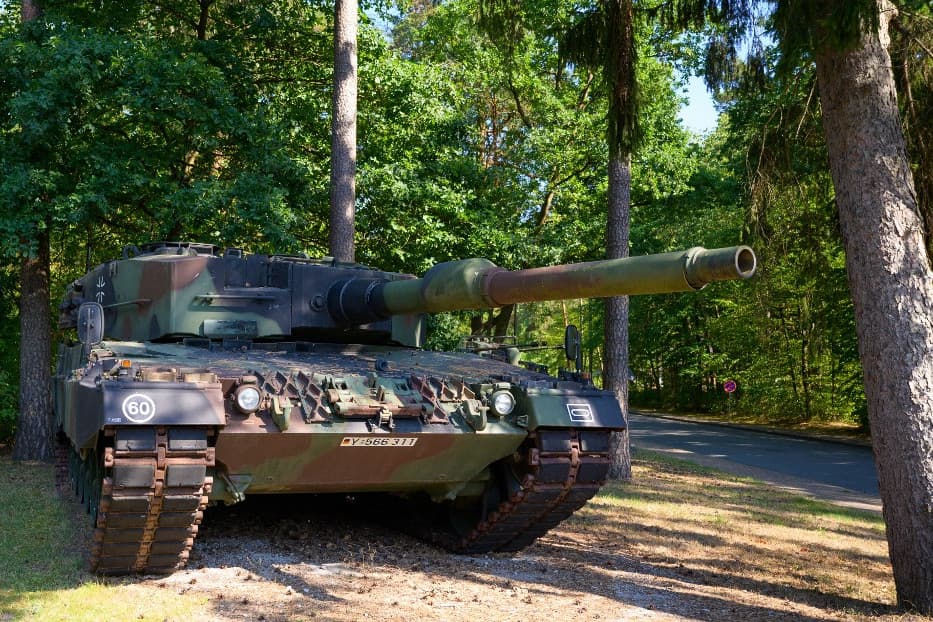 Adaptive Hussars 23: Leopard harckocsikkal gyakorolták a vízi átkelést Újmajorban