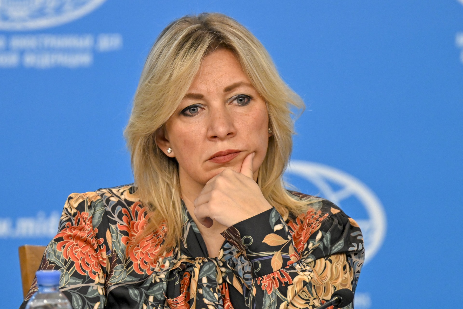 Zaharova: Zelenszkij magára szeretné felhívni a figyelmet