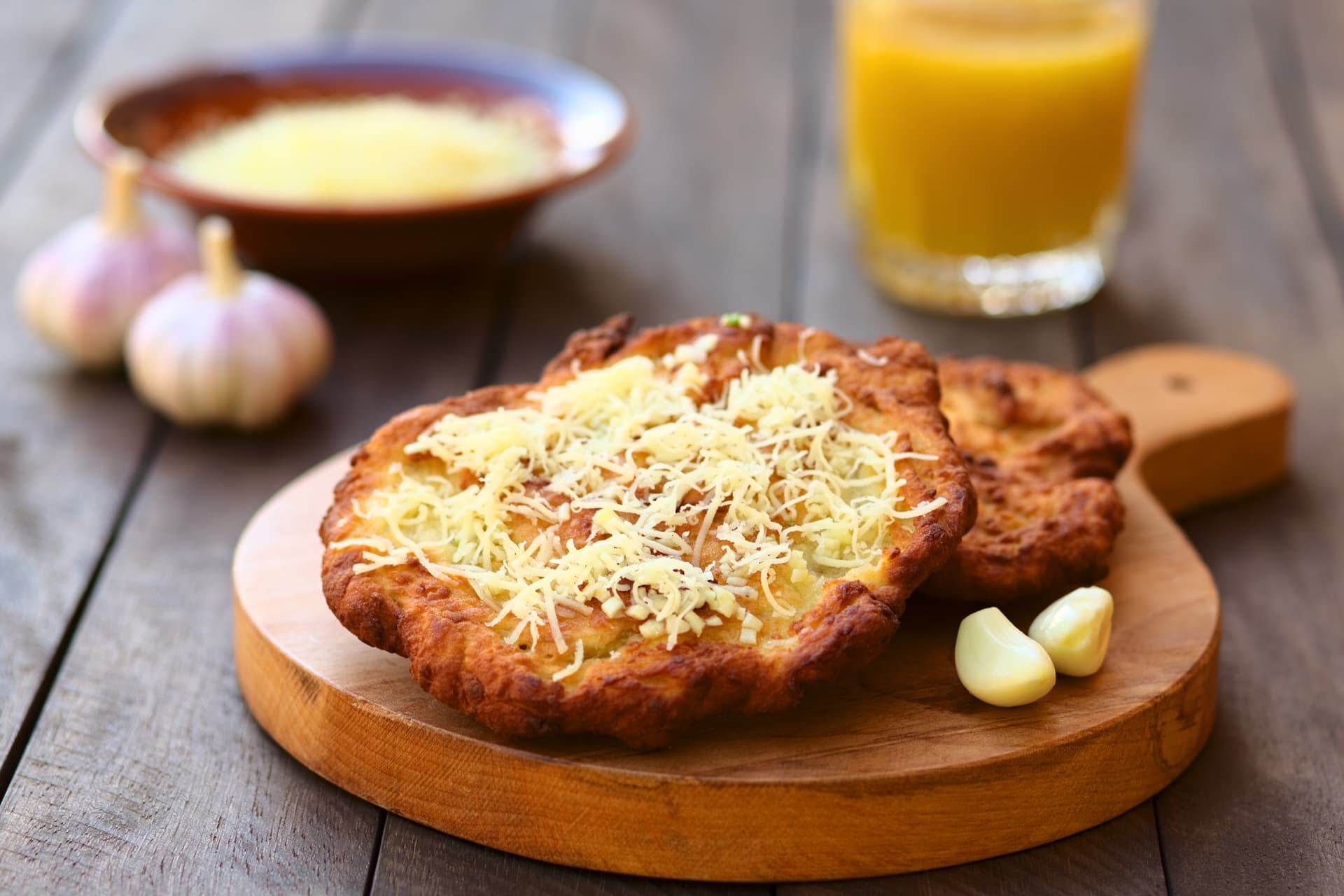 Így készül az igazi piacos lángos!