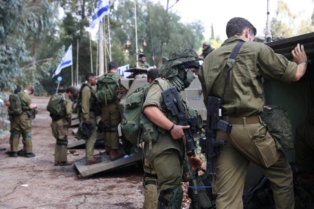 Izrael evakuál újabb tizennégy határ menti települést