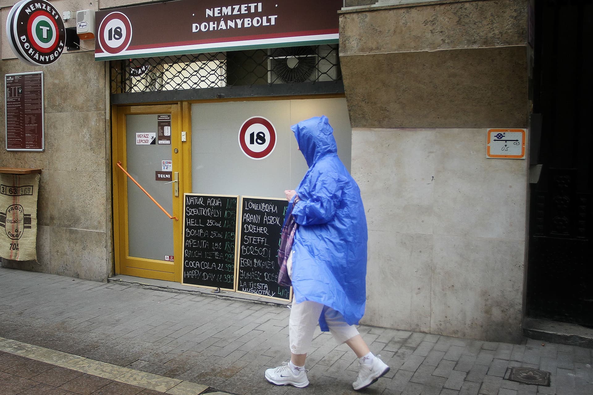 Sikkasztott egy dohánybolti alkalmazott