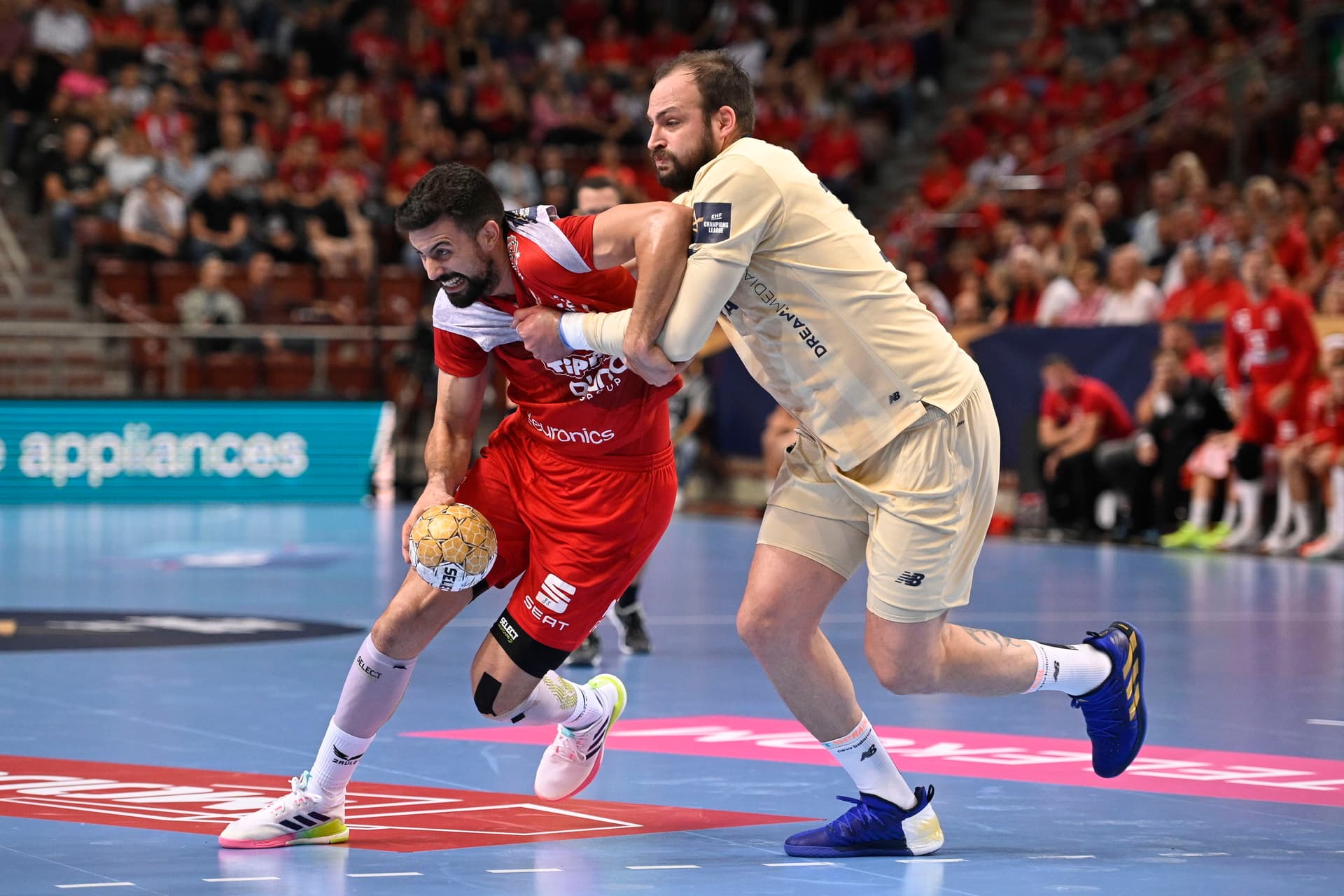Férfi kézilabda BL: A Veszprém tíz góllal legyőzte a Portót
