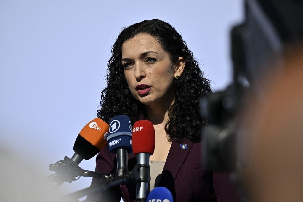 Biztonsági okokból magániskolába küldte lányait a koszovói elnök