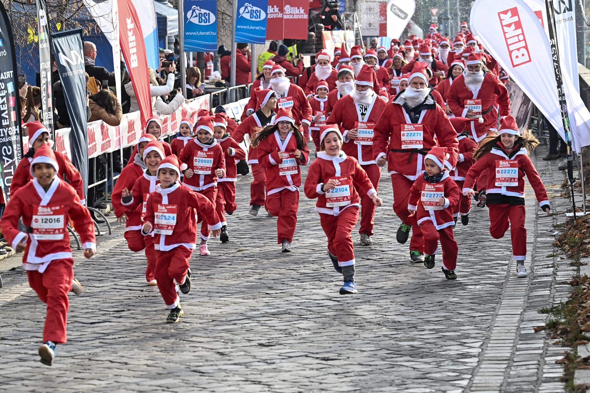 Ismét Mikulásfutás vasárnap a fővárosban