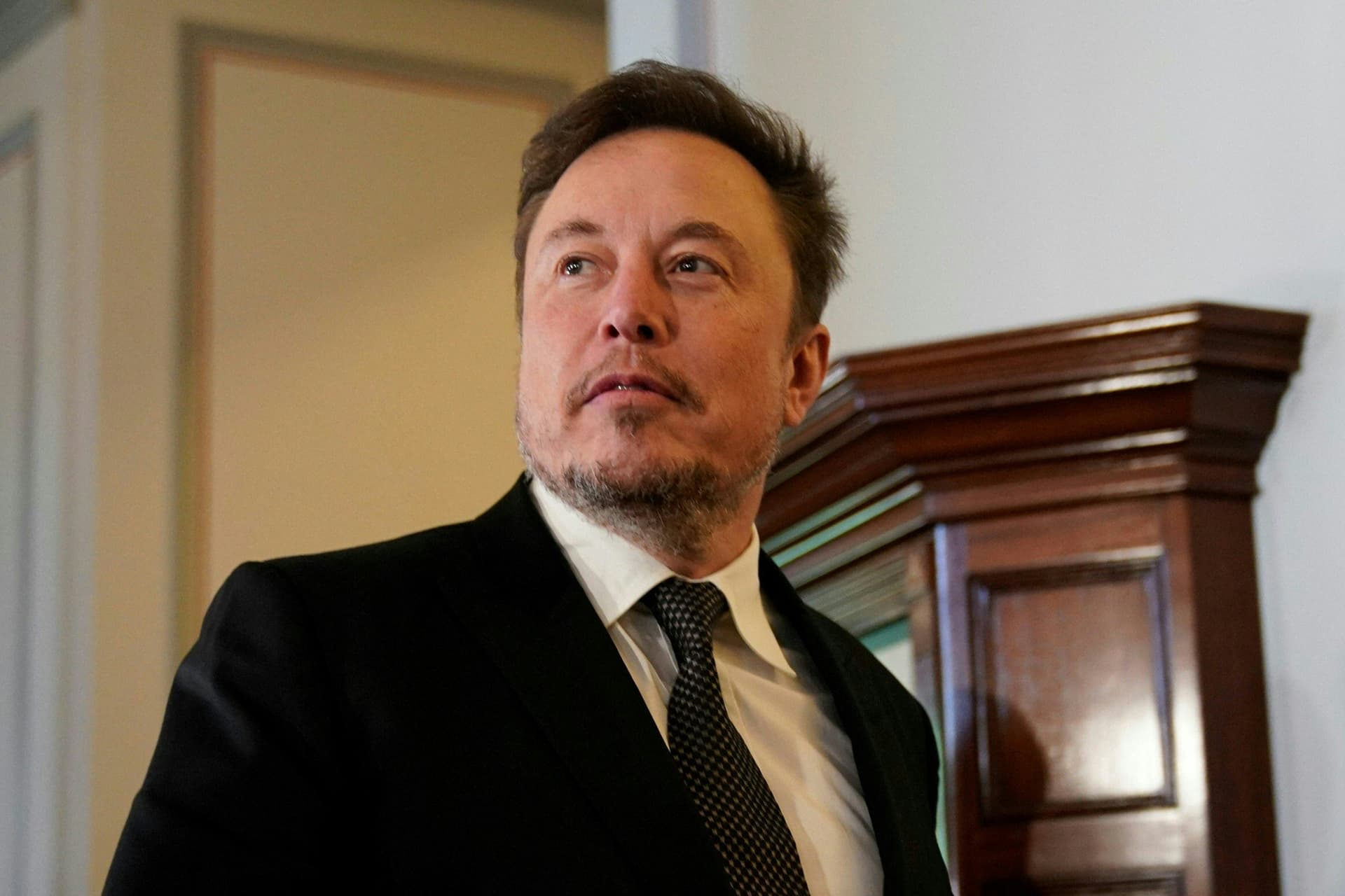 Betépve tweetelt a Tesla-vezér?
