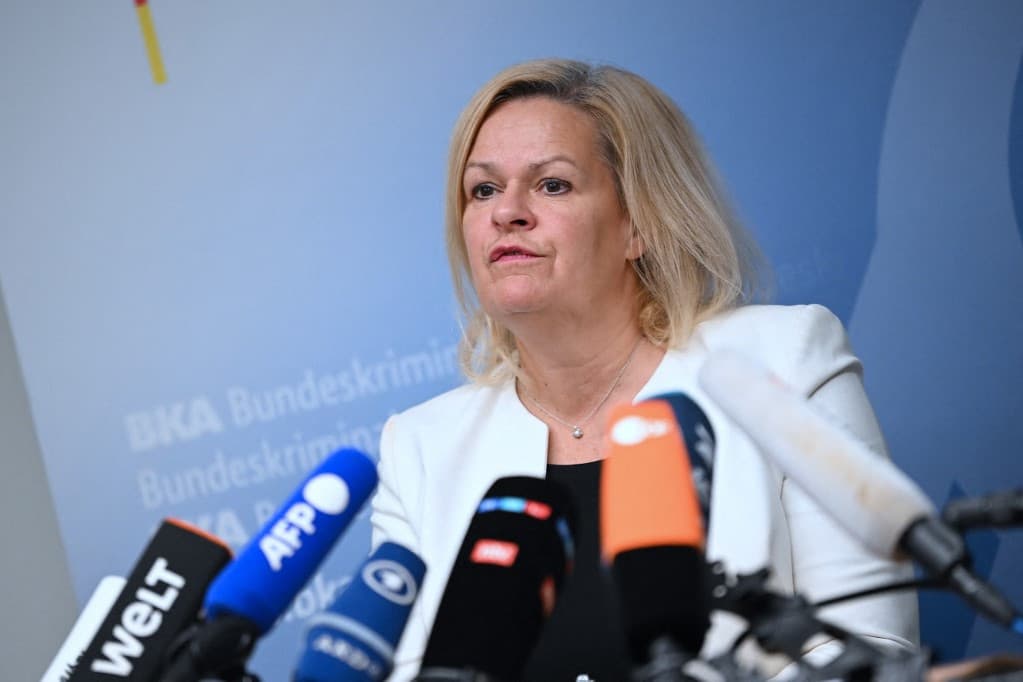 Tiltakozásra szólítottak fel Németországban, miután politikusokat támadtak meg
